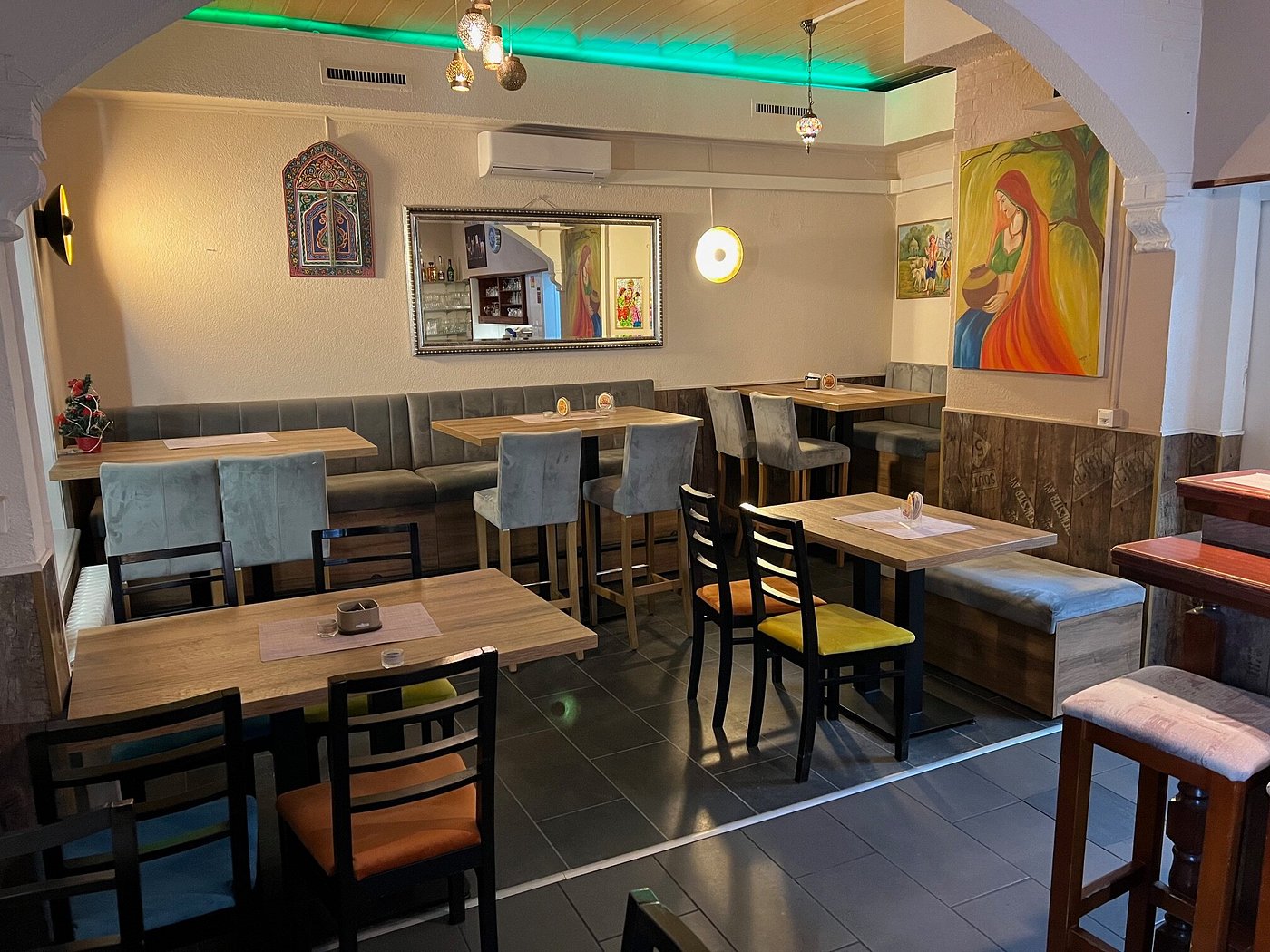 Delhi House Restaurant Interior